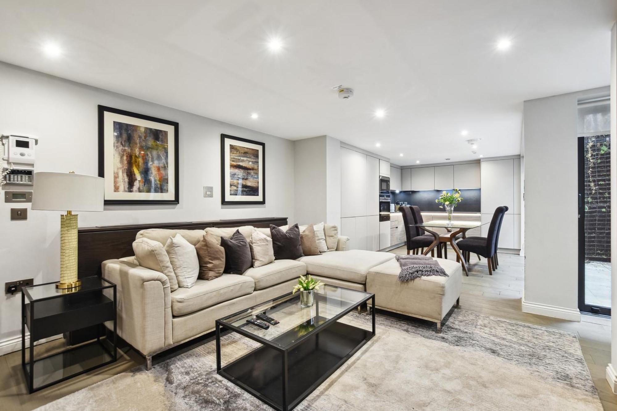 Buckingham Palace Residences By Aeria Apartments London Exterior photo